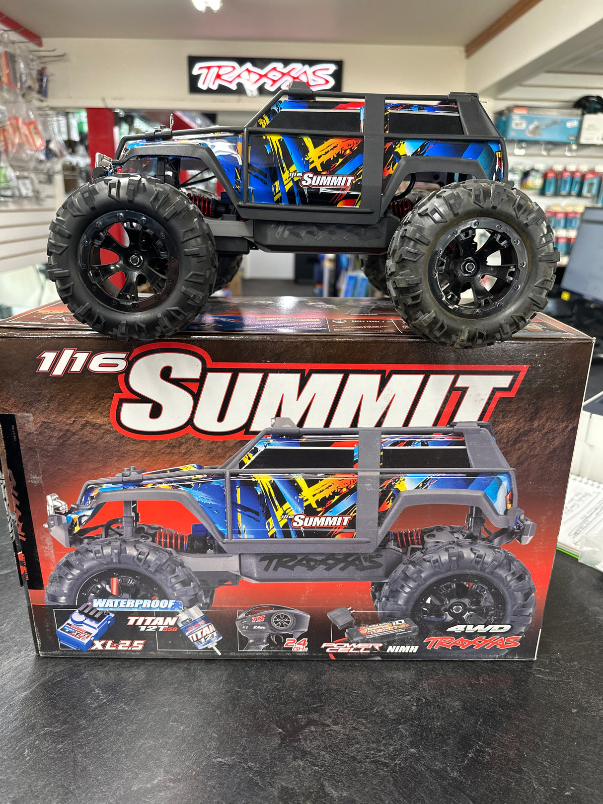 TRAXXAS 1/16TH SUMMIT RTR