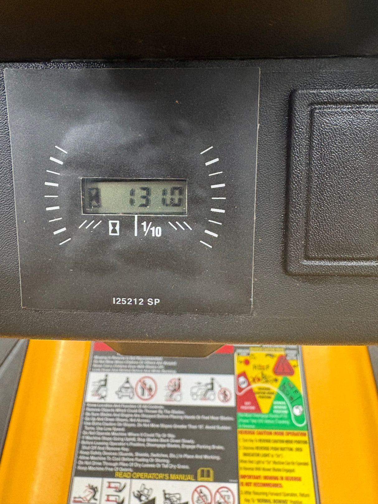 2017 CUB CADET LX42