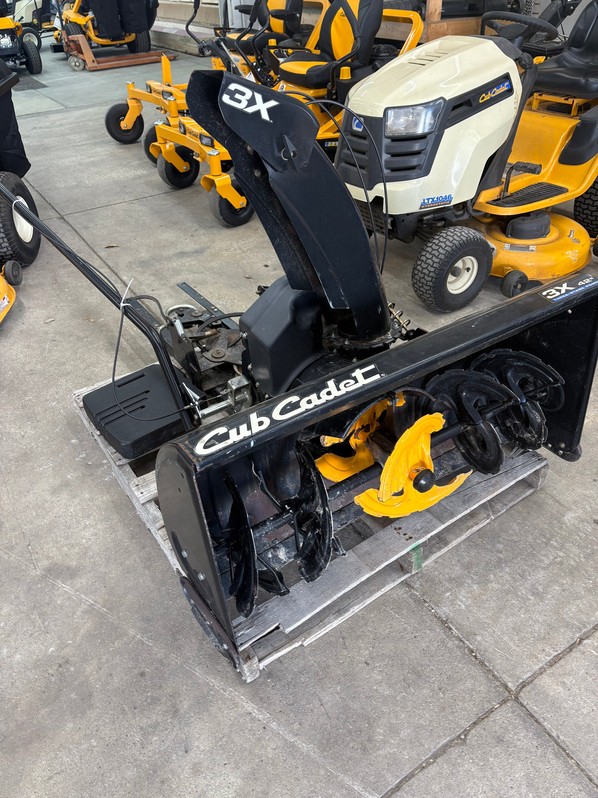 CUB CADET 3X42 FRONT MOUNT BLOWER