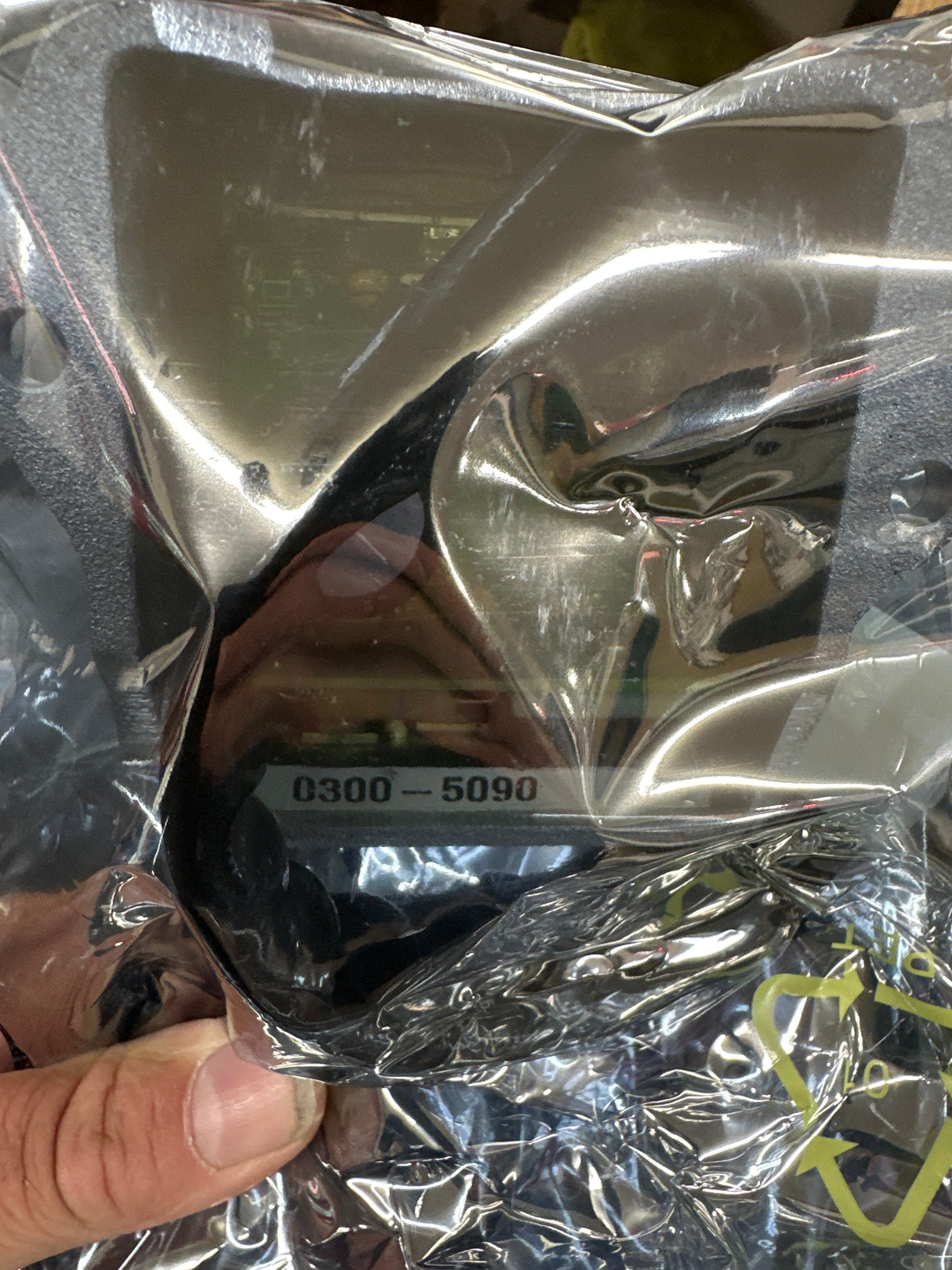 0305-0826 VOLTAGE REGULATOR