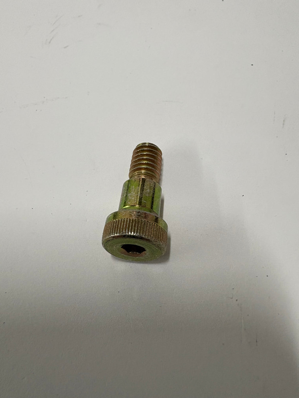 710-04027 SCR; SHOULDERED